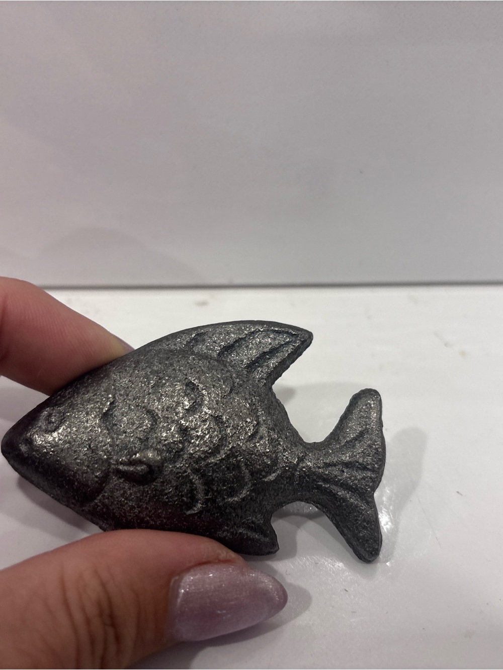Vintage Cast Iron Fish Paperweight Small Nautical Desk Decor Figurine 2.5” - Picture 3 of 4